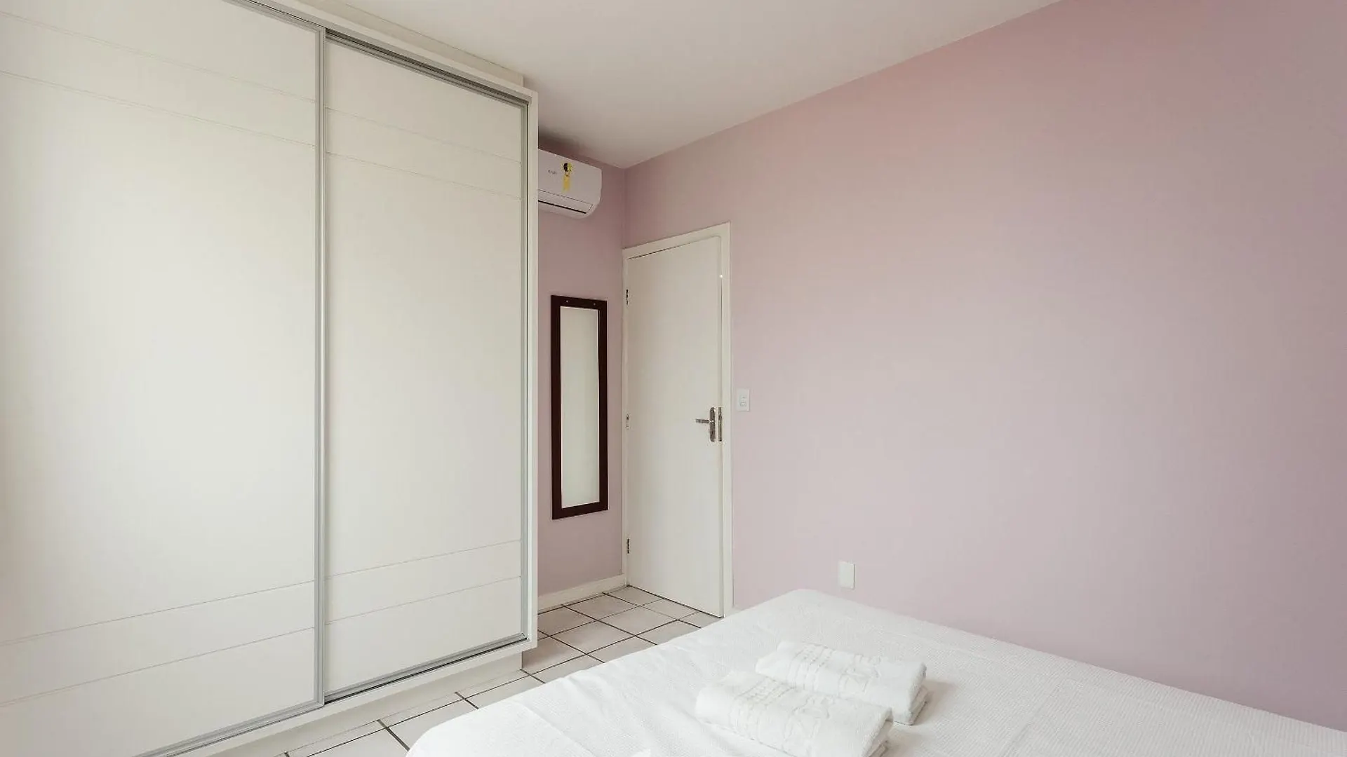 Apto Proximo A Praia Em Canasvieiras Rfs205 Florianopolis Apartment